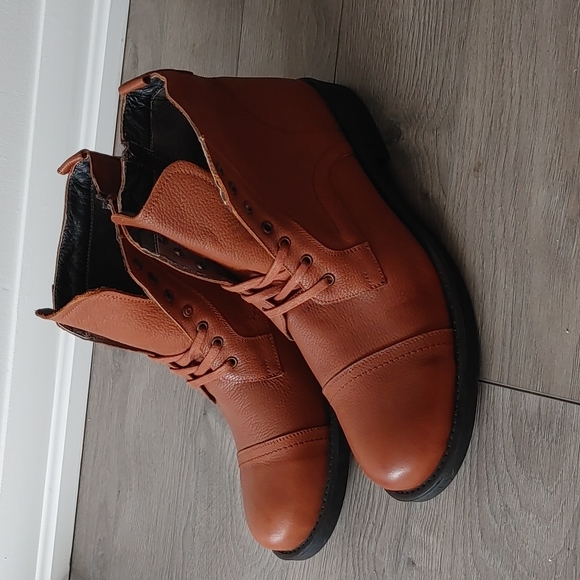 Boots - Picture 1 of 4